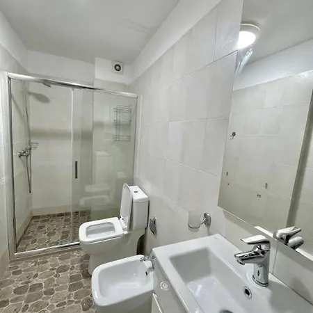 Daire Flat In The Center Tiran