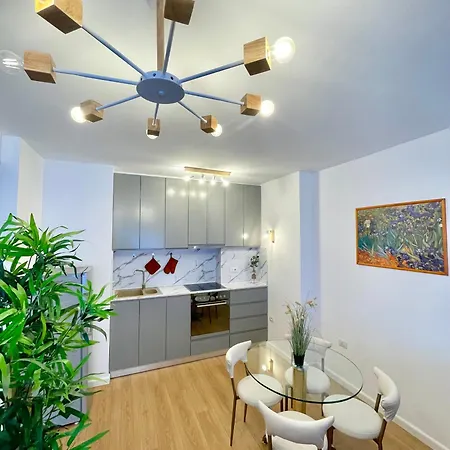Flat In The Center Apartment