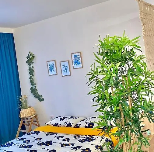 Flat In The Center Apartamento Tirana