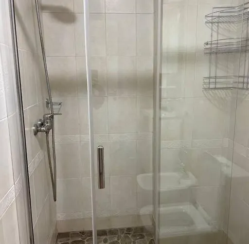 דירה Flat In The Center טיראנה